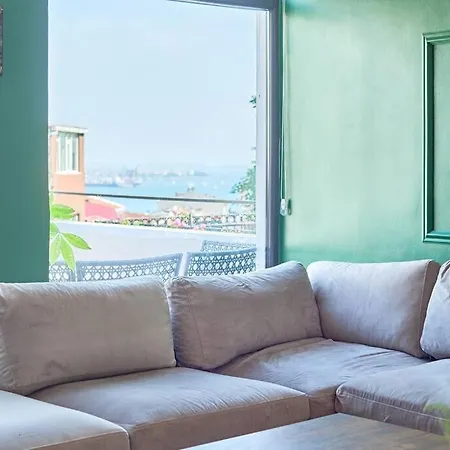 A Flat In The Center With Terrace