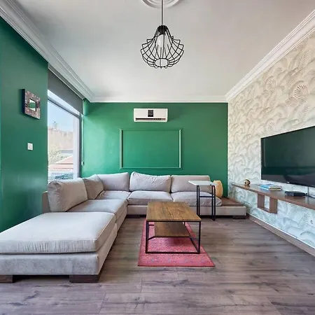 A Flat In The Center With Terrace Apartament Stambuł