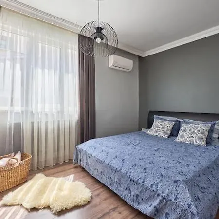A Flat In The Center With Terrace شقة