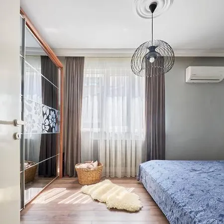 A Flat In The Center With Terrace