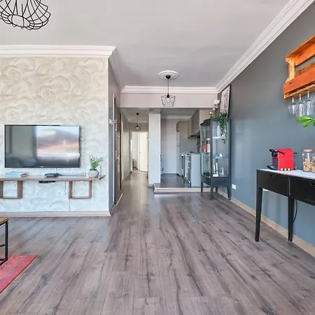 شقة A Flat In The Center With Terrace *