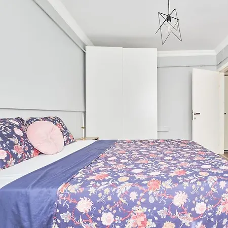 A Flat In The Center With Terrace شقة