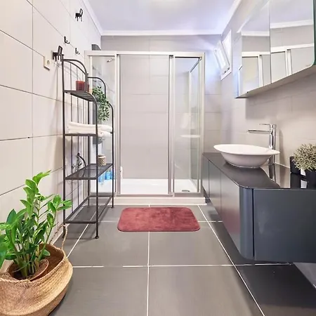 شقة A Flat In The Center With Terrace اسطنبول