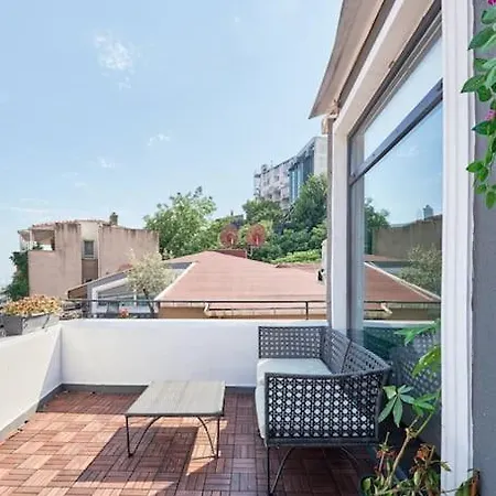 A Flat In The Center With Terrace Apartament Stambuł